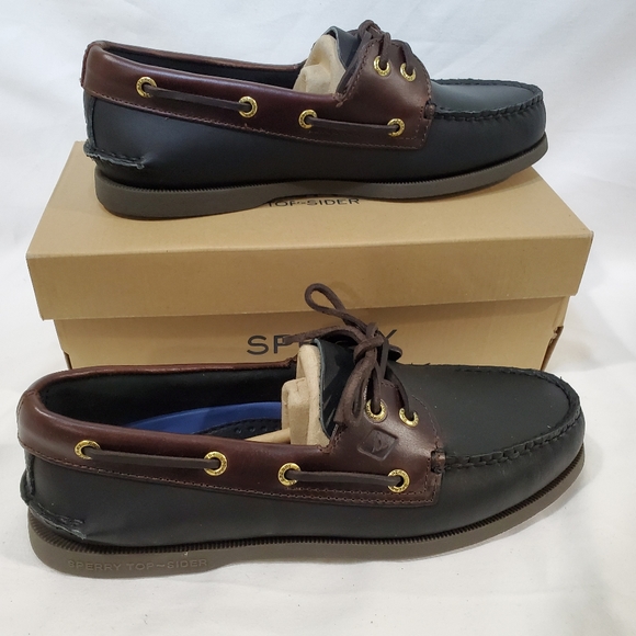 Men's Authentic Original Leather Boat Shoe - Picture 2 of 8